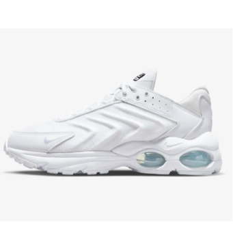 Sports shoes